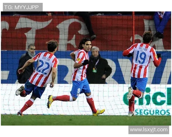 足球明星划船比赛精彩瞬间回顾与幕后花絮全纪录